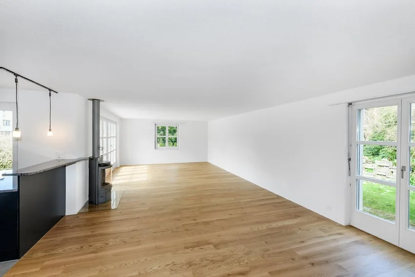 Casa unifamiliare di 5,5 locali con terreno di 901m² e potenziale di sviluppo