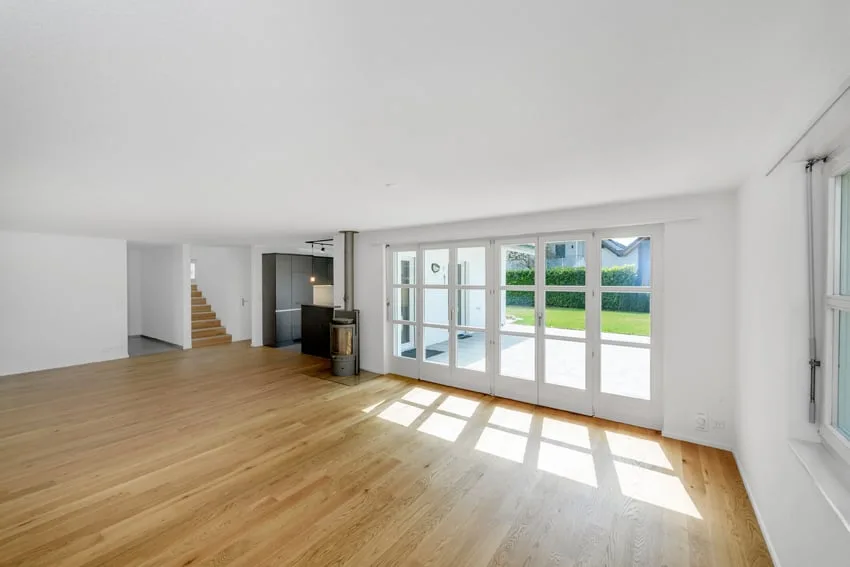 Casa unifamiliare di 5,5 locali con terreno di 901m² e potenziale di sviluppo