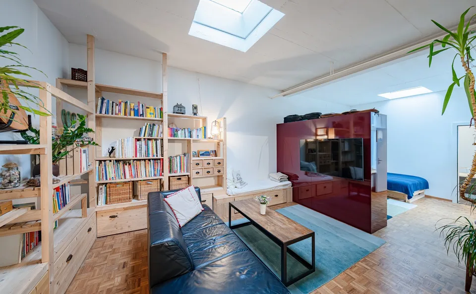 lichtdurchflutetes Loft im Erdgeschoss mit Sicht auf Innenhof