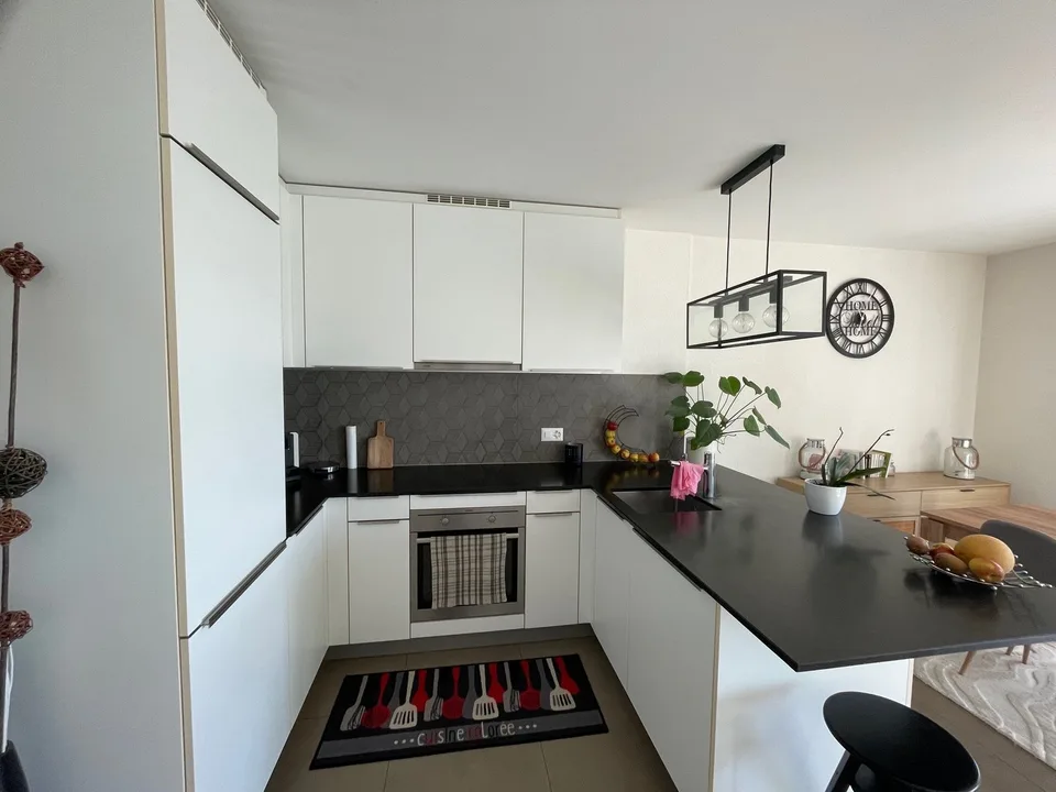 Großes 2.5-Zimmer-Apartment in Pailly