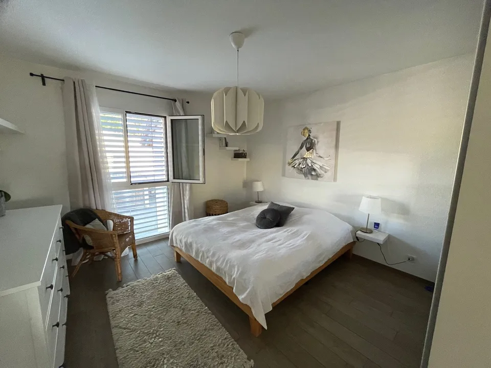 Großes 2.5-Zimmer-Apartment in Pailly