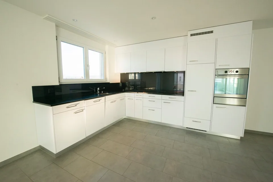Moderne 3.5-Zimmer-Gartenwohnung mit grossem Sitzplatz