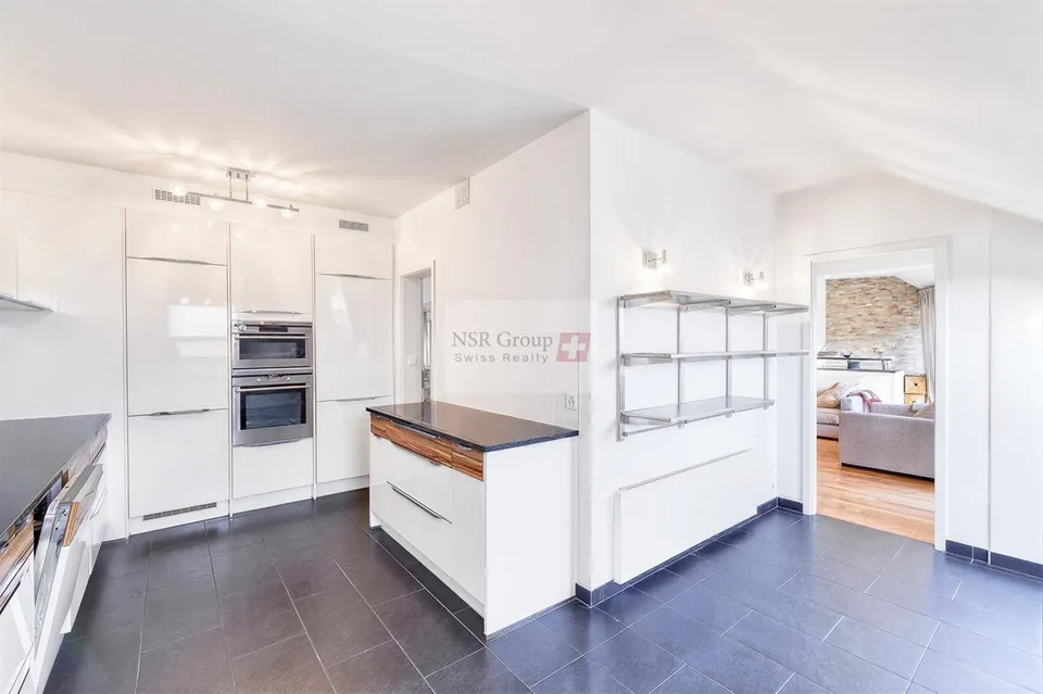 Prächtiges Dachgeschoss-Duplex-Apartment in Malagnou
