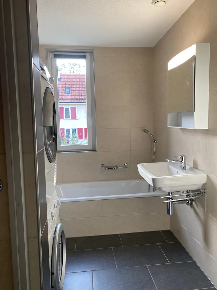 Schöne 3,5-Zimmerwohnung mit grossem, gedeckten Balkon