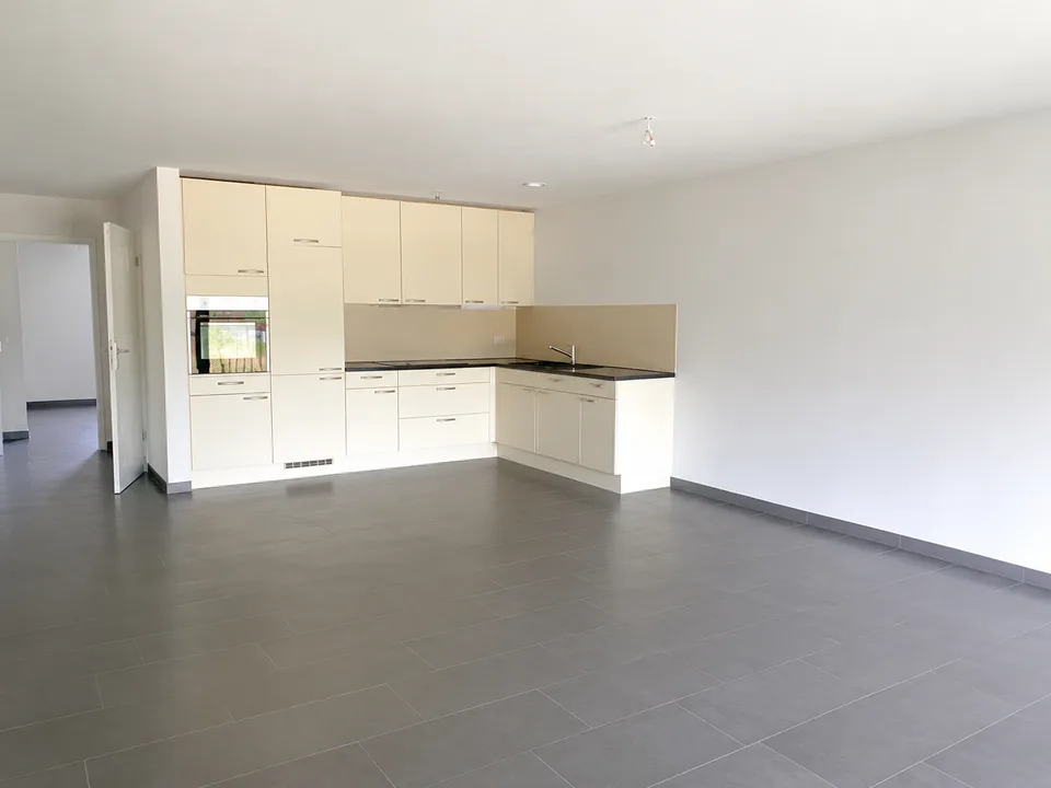Schöne 3,5-Zimmerwohnung mit grossem, gedeckten Balkon
