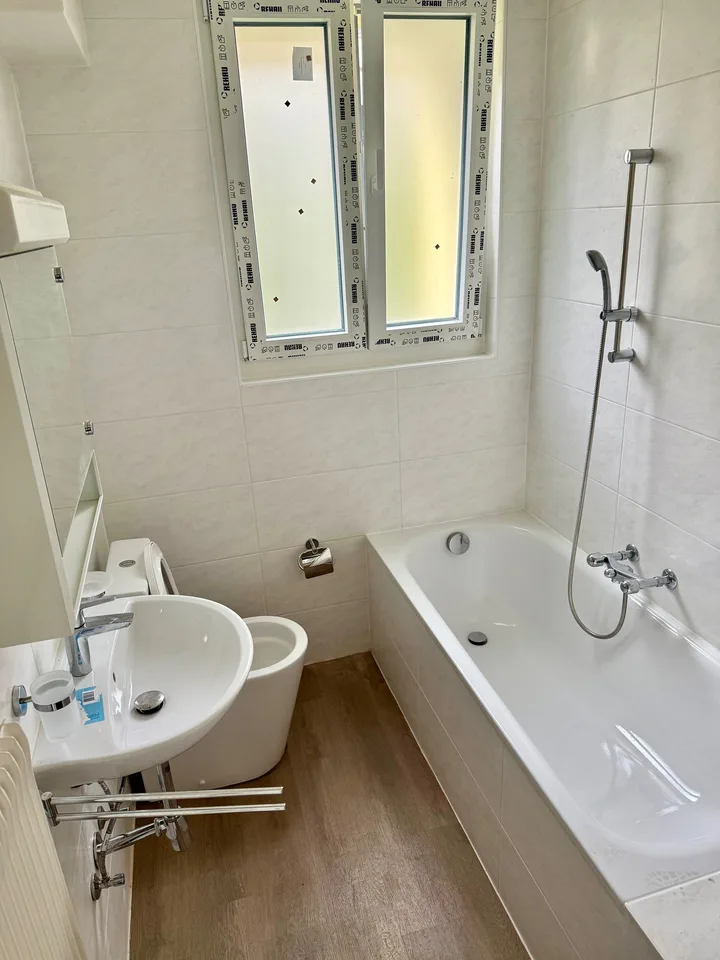 Zentrale und ruhige 2.5-Zimmerwohnung im Erdgeschoss