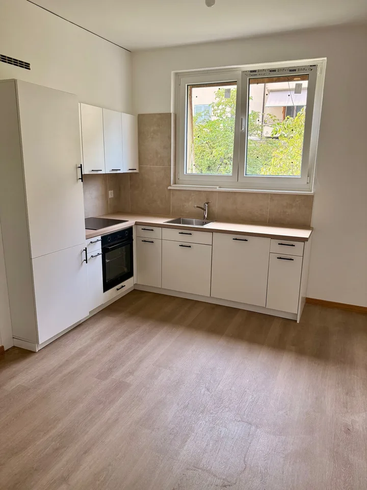 Zentrale und ruhige 2.5-Zimmerwohnung im Erdgeschoss