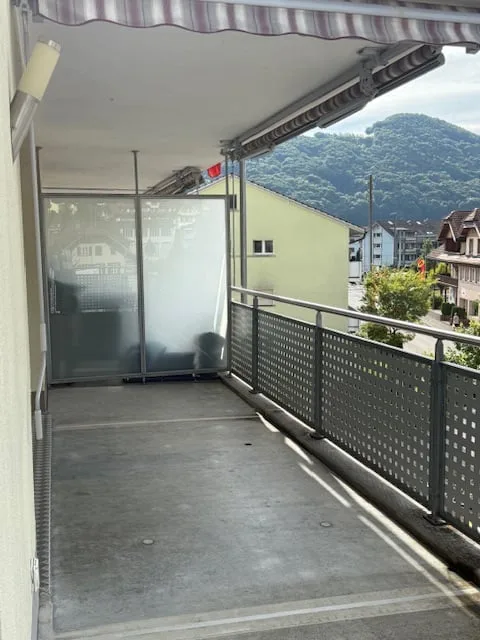 Appartement lumineux 4.5 pièces avec vue sur les montagnes et balcon à Toffen