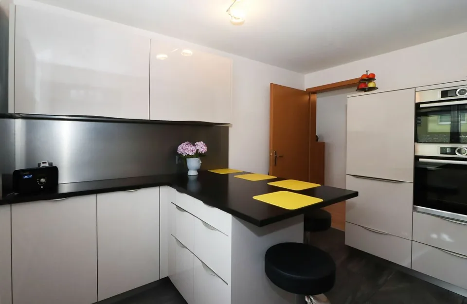 4.5-Zimmerwohnung mit Tiefgaragenplatz und Balkon an ruhiger Lage in Niederurnen – Foto 7 von 19