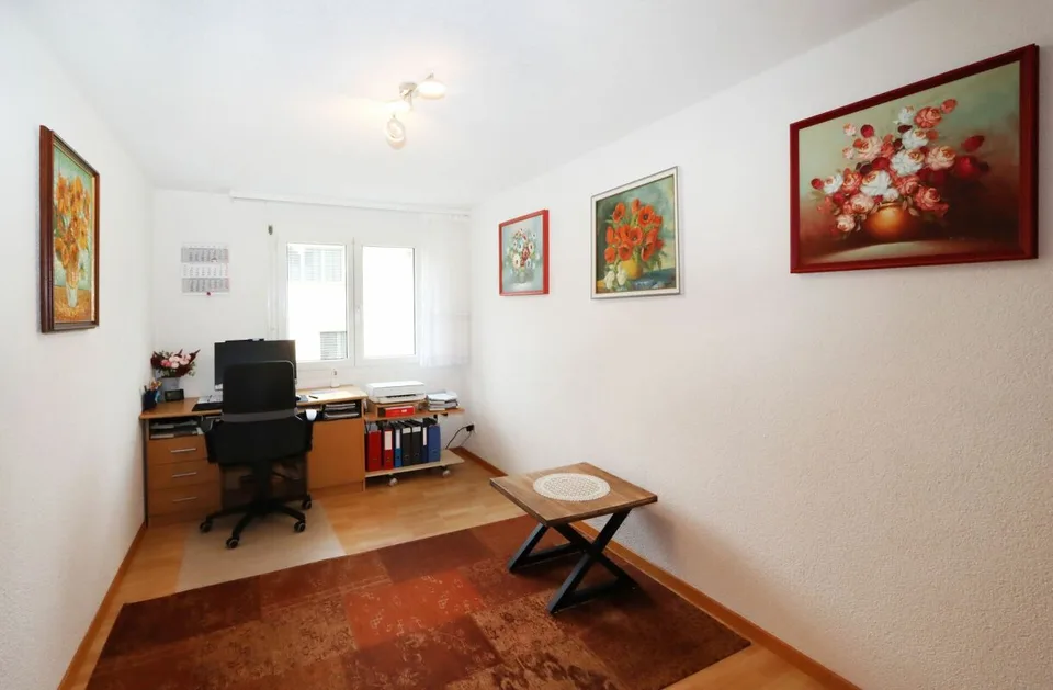 4.5-Zimmerwohnung mit Tiefgaragenplatz und Balkon an ruhiger Lage in Niederurnen – Foto 16 von 19