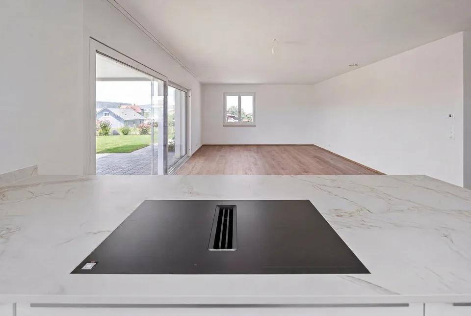 Edificio nuovo pronto per l'occupazione: vita moderna ed efficiente dal punto di vista energetico