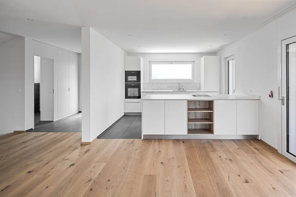 Edificio nuovo pronto per l'occupazione: vita moderna ed efficiente dal punto di vista energetico