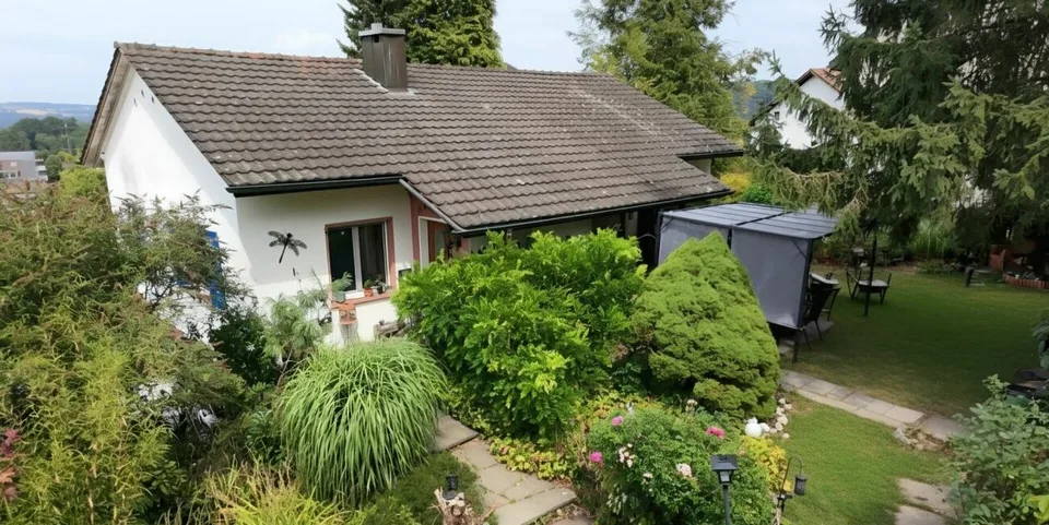 Un giardino da innamorarsi! Casa unifamiliare indipendente con molto potenziale