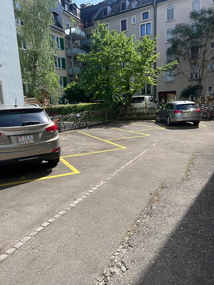 Parkplatz im Kreis 3 in Zürich-Wiedikon zu vermieten