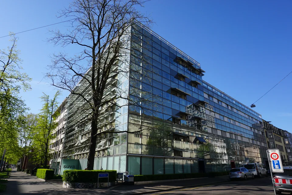 Auto-Einstellhallenplatz beim Aeschenplatz
