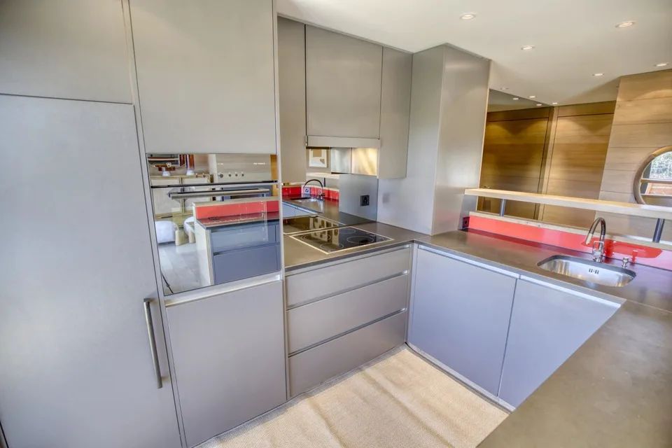 Appartamento di lusso con 1 camera da letto - ristrutturato con ampio balcone, a Crans!