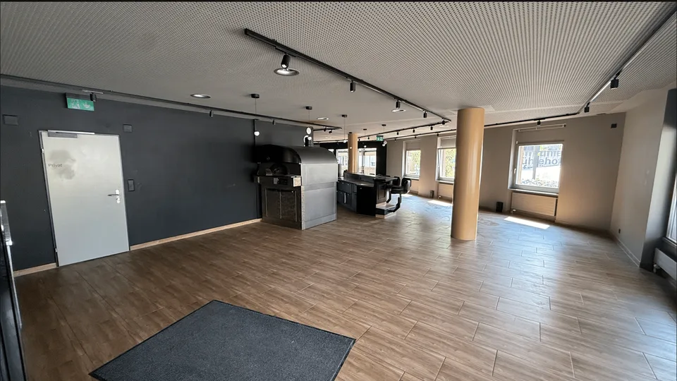 Restaurant spacieux dans un excellent emplacement – 350 m² incluant jardin d'hiver et espace extérieur – photo 10 sur 13