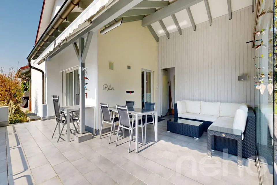 Casa a schiera di stile in posizione familiare