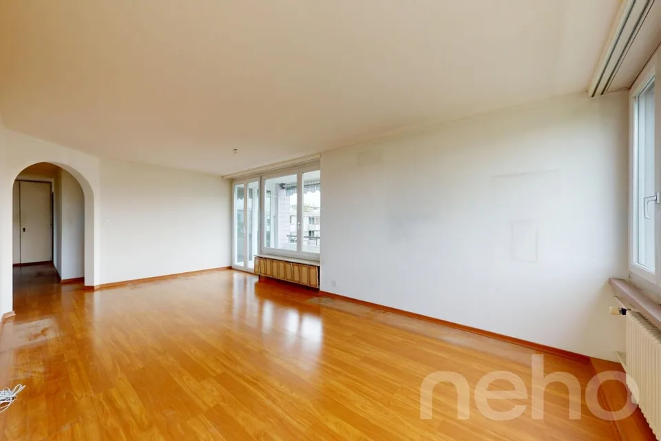 Appartamento 4,5 locali con balcone a sud e grande potenziale a Effretikon