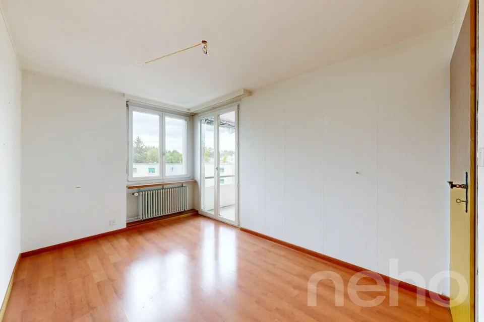 Appartamento 4,5 locali con balcone a sud e grande potenziale a Effretikon