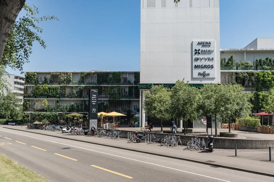 Office space in the modern Stücki Park in Basel