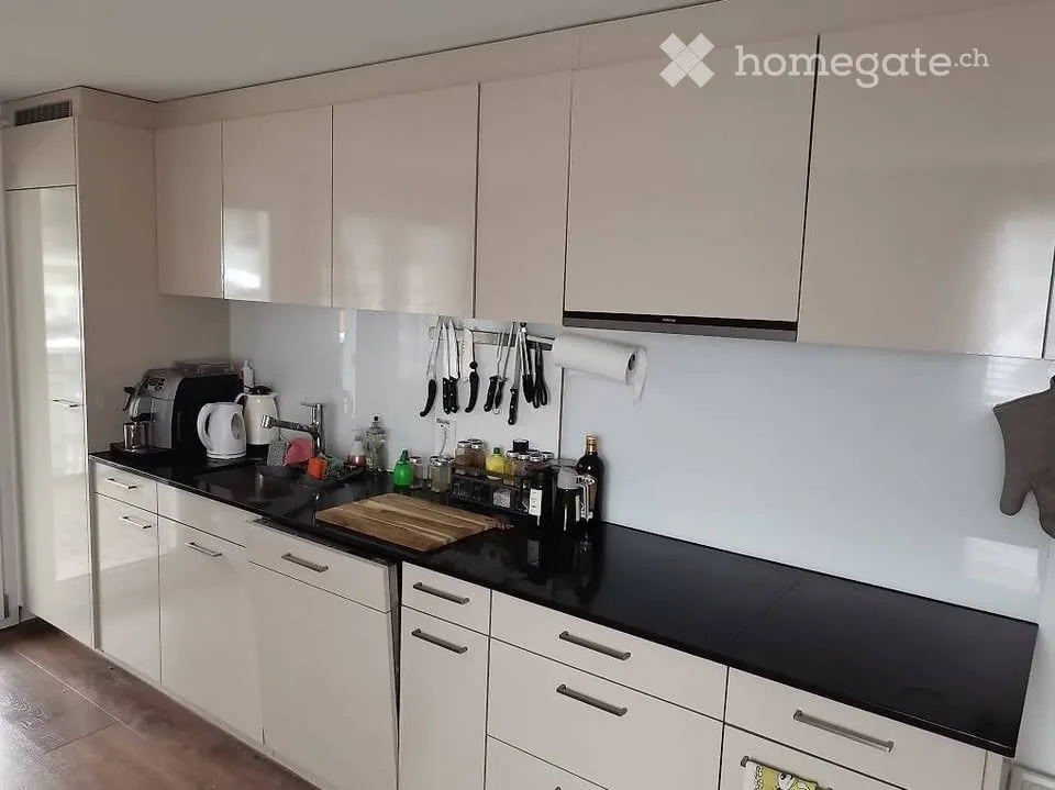 Camera in condivisione in una casa residenziale di lusso - collegamento ai trasporti pubblici per Lucerna