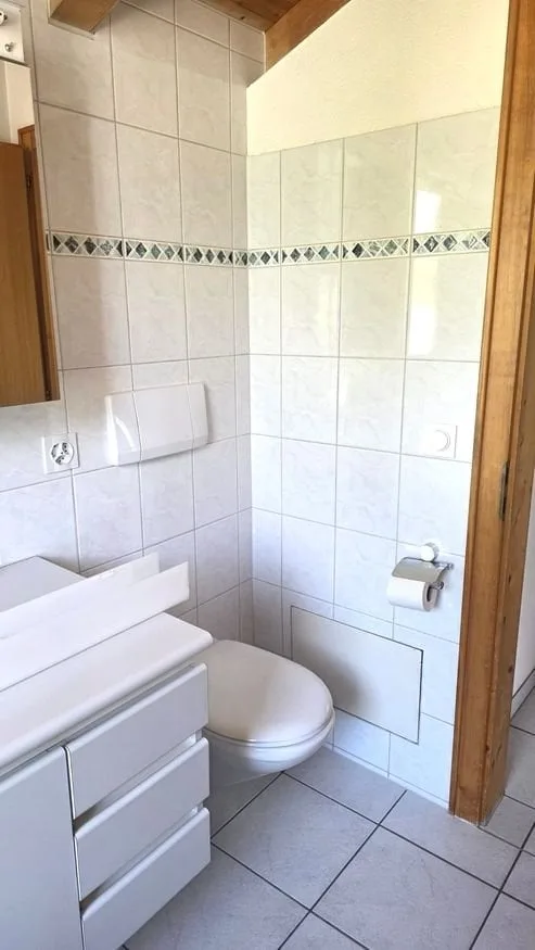 Zentrale Wohnung an der Seefront ab sofort zu vermieten.