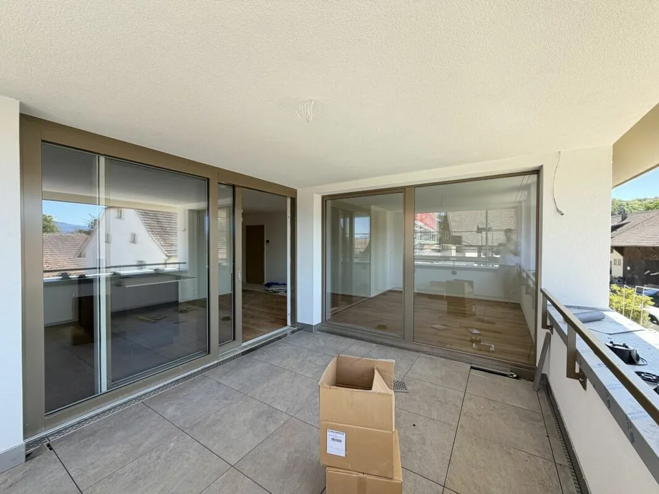 Neubau 4.5 Zimmer-Wohnung im 1. OG mit Tiefgarage