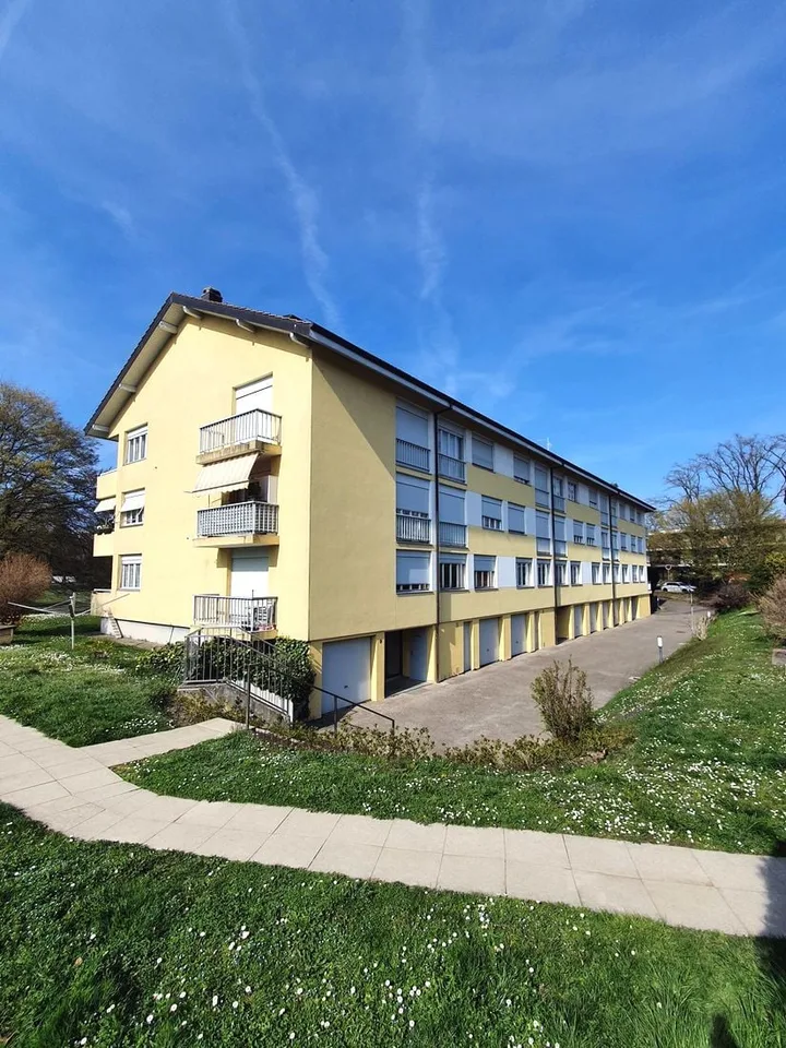 Appartement de 4,5 pièces, situé au 3ème étage.