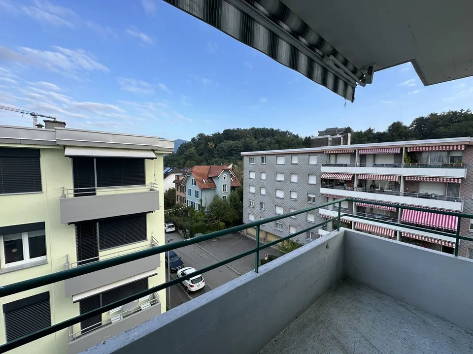 Ottimo appartamento per single o pendolari vicino alla stazione con balcone soleggiato!