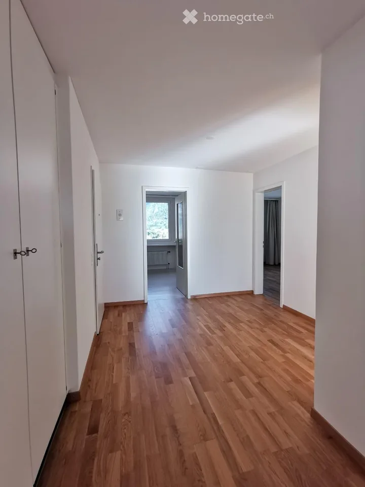 Sonnige 3.5-Zimmer-Dachwohnung im 11. Stock in Domat/Ems