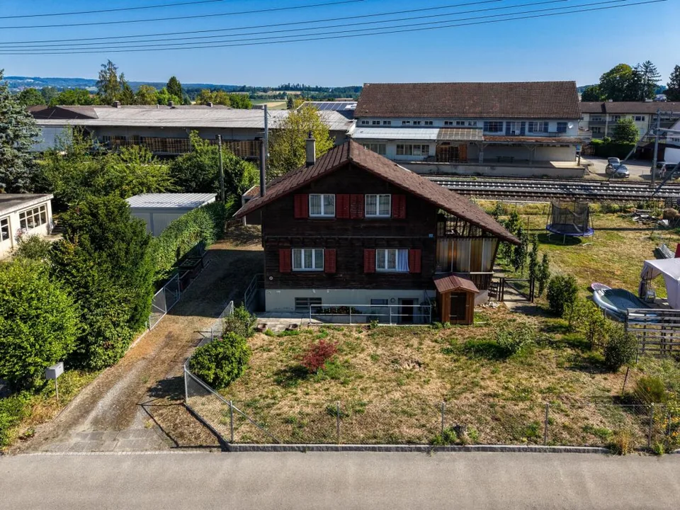 Charmantes 4,5-Zimmer-Einfamilienhaus mit grossem Garten und viel Potenzial