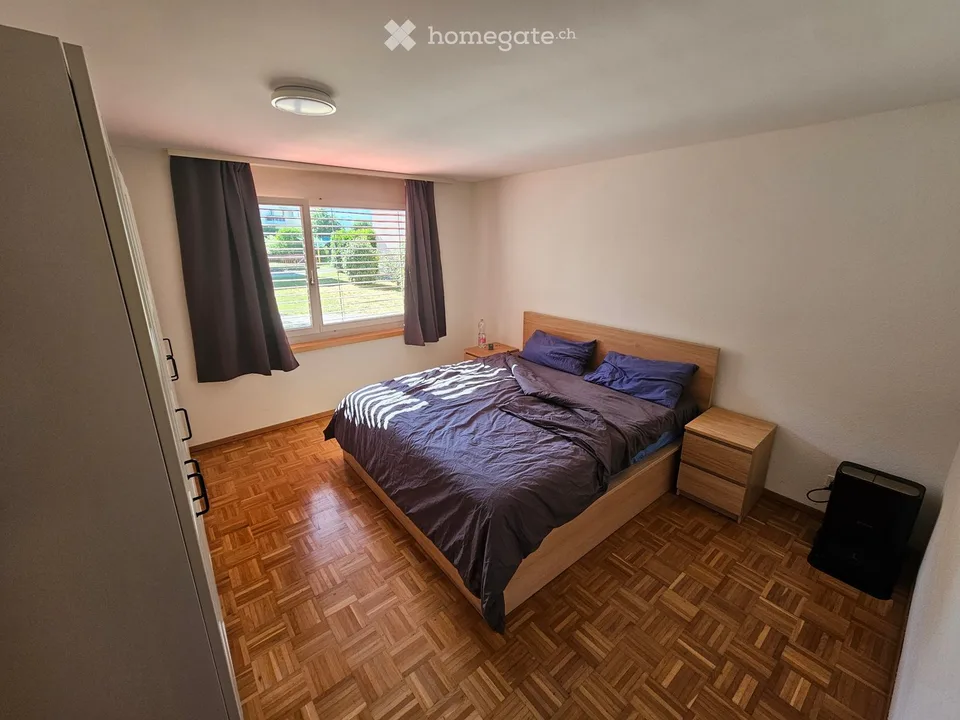 EG Wohnung mit Garten und einige Garage.