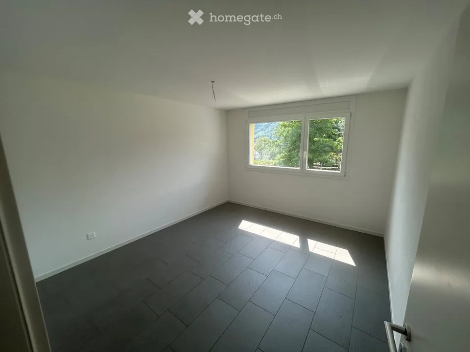 Melano: 3½-Zimmer-Wohnung oder Büro, nur wenige Schritte vom See entfernt