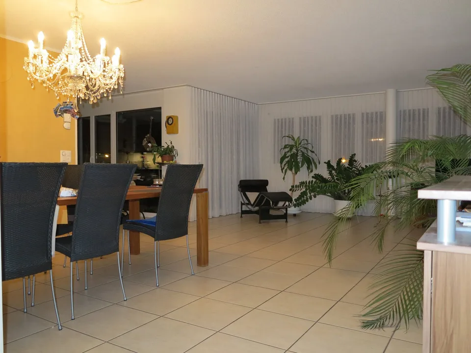 Appartement 4 pièces lumineux avec balcon et proximité du lac à Gerolfingen