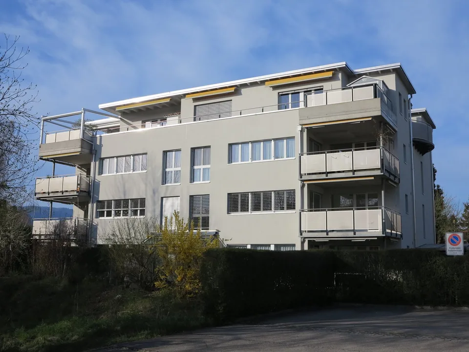 Helle 4-Zimmer-Wohnung mit Balkon und Seenähe in Gerolfingen