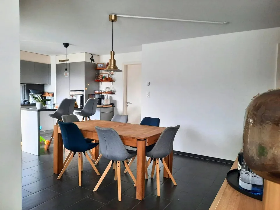 Wohnung mit 4.5 Zimmern im 1. Stock von ca. 110m2