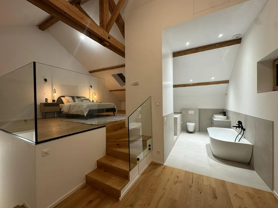 Maison triplex d'exception entièrement rénové de 5,5 pièces -