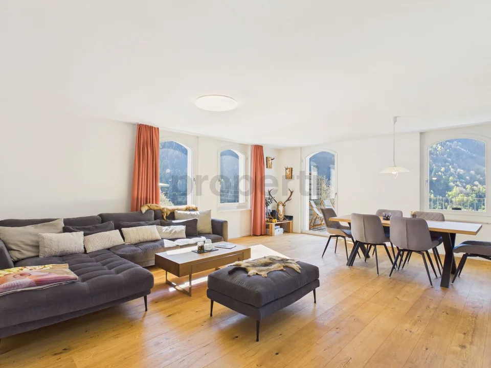 Moderne 2.5-Zimmer-Wohnung mit grossem Balkon in Rabius