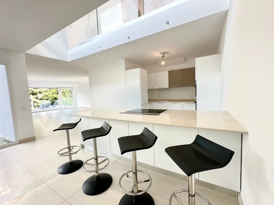 Traumvilla in Lugano mit 6,5 Zimmern und atemberaubendem Blick