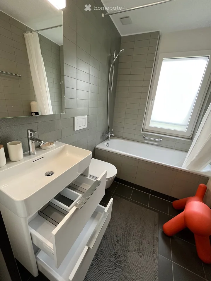 Mietet Zimmer mit eigenem Badezimmer in Luxusgebäude