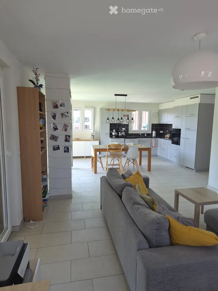 ABSOLUT ZU SEHEN! 3.5 Zimmer mit großer Terrasse
