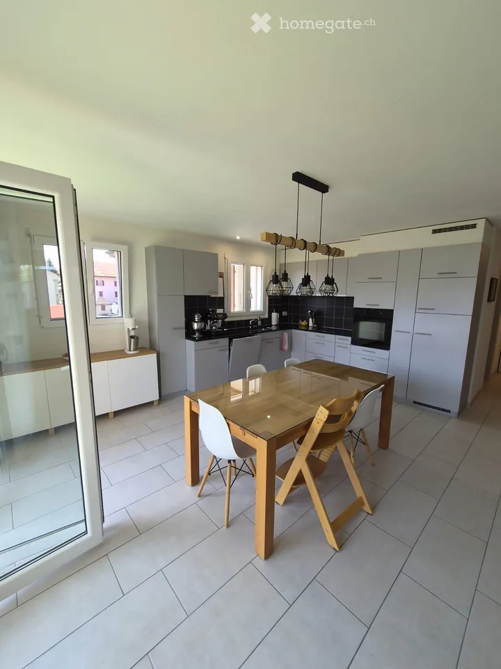 ABSOLUT ZU SEHEN! 3.5 Zimmer mit großer Terrasse