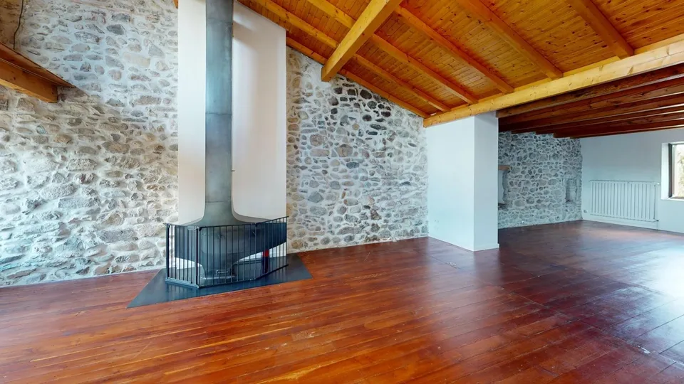 Fattoria ristrutturata situata in posizione ideale - Centro del villaggio, Feigères