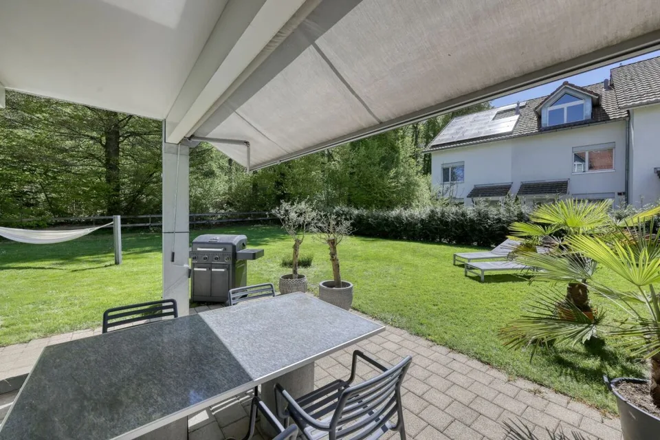 Familienfreundliches 5.5-Zimmer-Doppeleinfamilienhaus mit grossem Garten und Erweiterungspotenzial