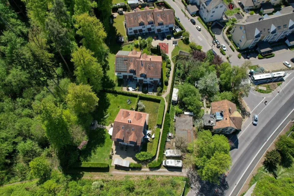 Familienfreundliches 5.5-Zimmer-Doppeleinfamilienhaus mit grossem Garten und Erweiterungspotenzial
