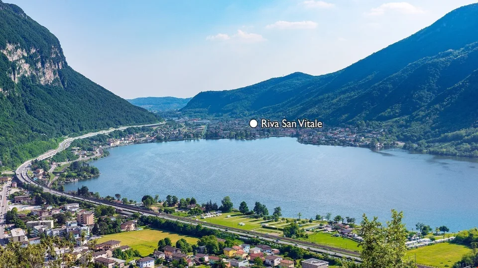 RIVA SAN VITALE - AFFITTASI APPARTAMENTO ARREDATO CON BALCONE(Rif.106)