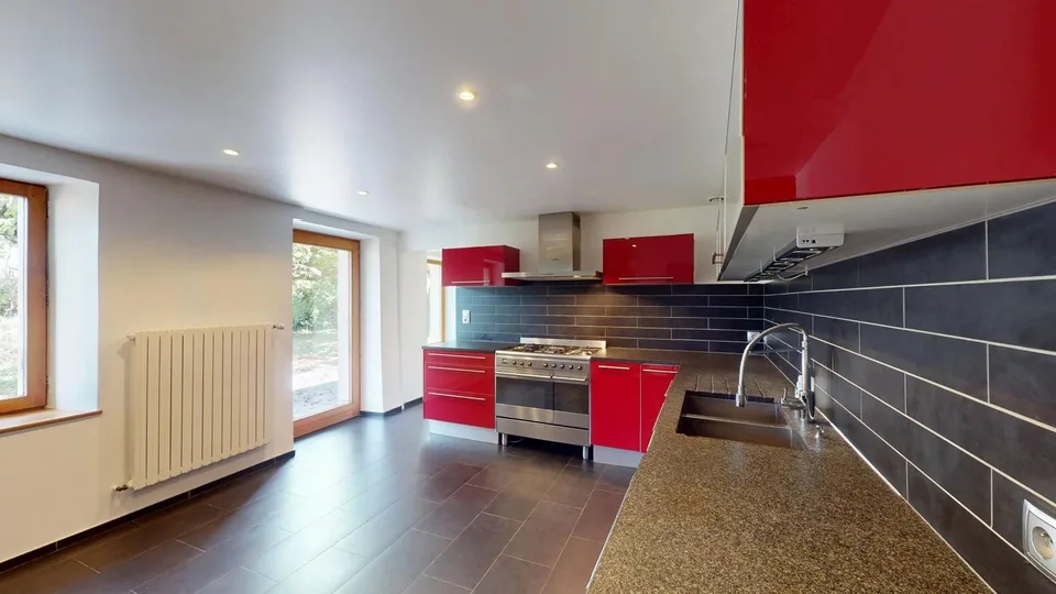 Ferme rénovée idéalement placée - Coeur de Village, Feigères