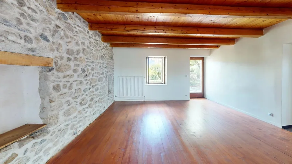 Ferme rénovée idéalement placée - Coeur de Village, Feigères