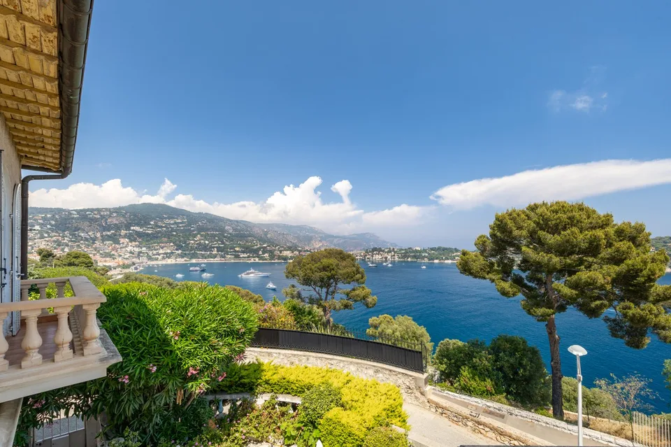 NICE - VILLA BOURGEOISE VUE MER PANORAMIQUE